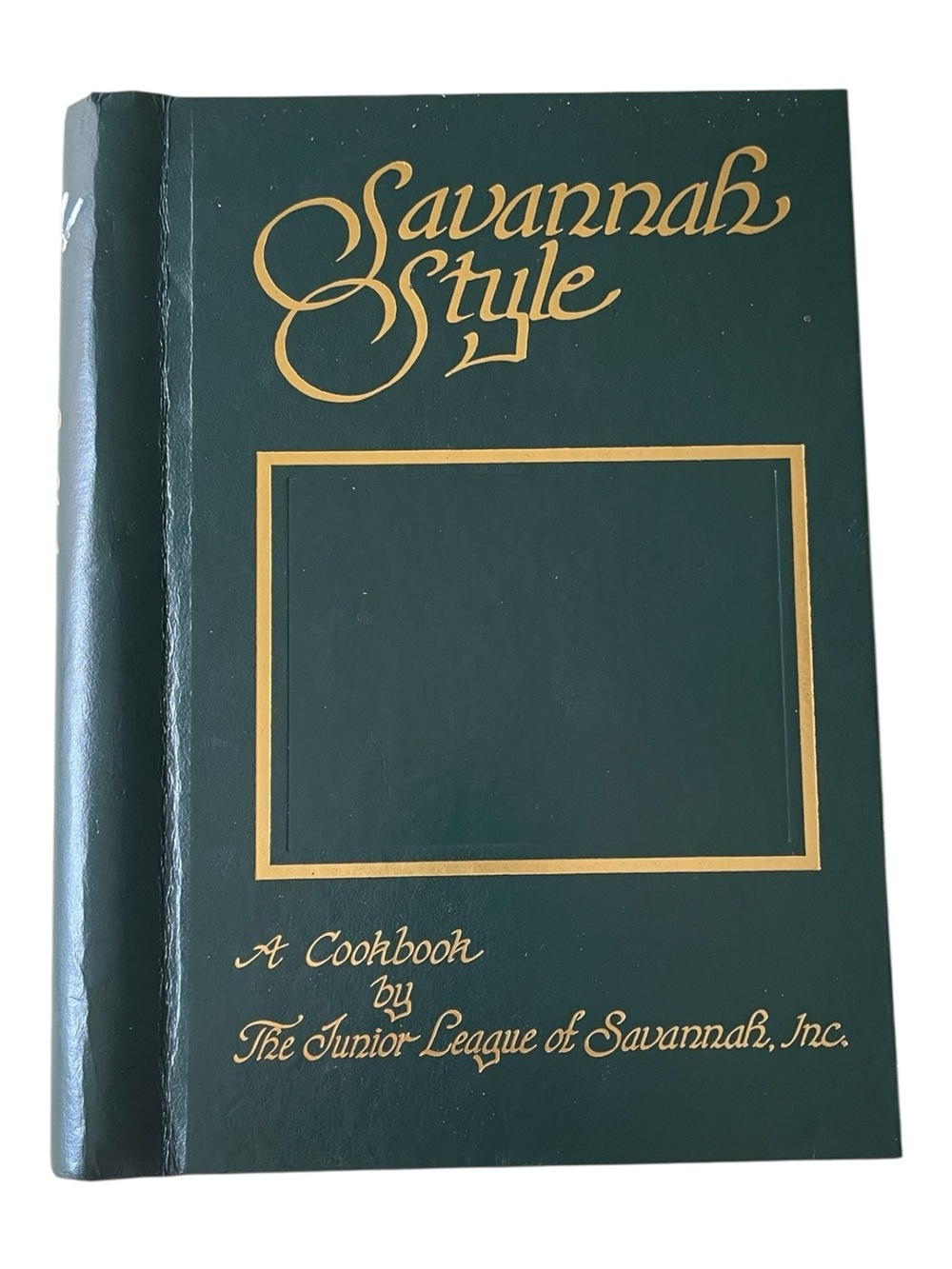 Savannah Style A Cookbook by The Junior League of Savannah, Inc.